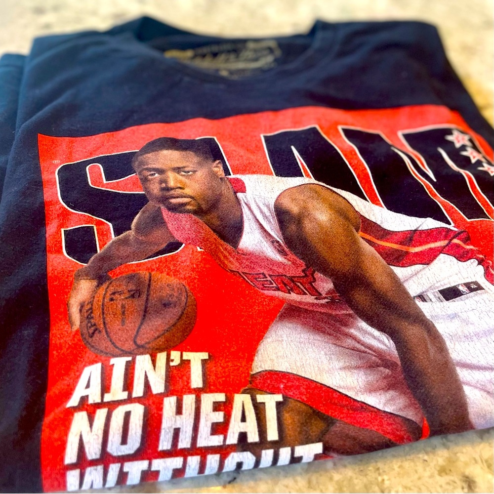 D Wade Miami Heat Heat SLAM Shirt. Mitchell & Ness NBA shirt. Slam Magazine tee